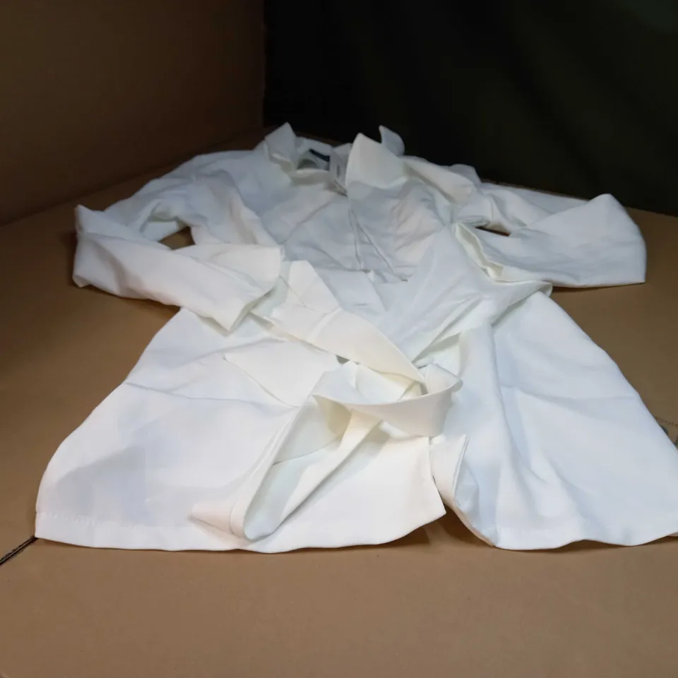 BOOHOO IVORY PETITE BOW BELTED BLAZER DRESS - SIZE 12