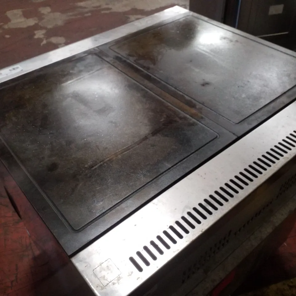 LINCAT OE8015 SOLID TOP PLATE OVEN RANGE
