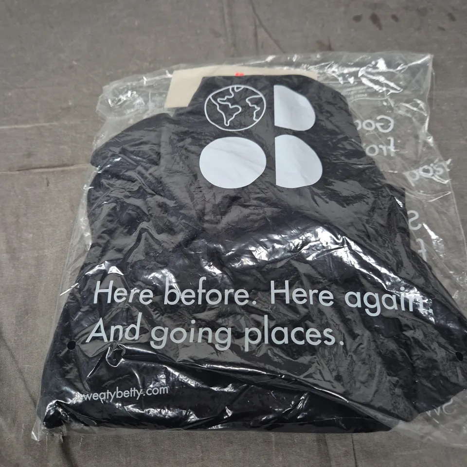 SWEATY BETTY GAIA PERFORMANCE YOGA CAPRI PANTS – BLACK, UK 6 (XS)