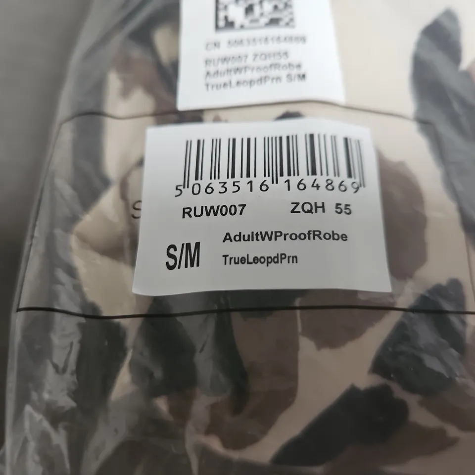 REGATTA GREAT OUTDOORS ADULT WATERPROOF ROBE – CAMOUFLAGE PRINT, SIZE S/M