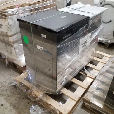 PALLET OF APPROXIMATELY 2 UNPROCESSED RAW RETURN WHITE GOODS TO INCLUDE