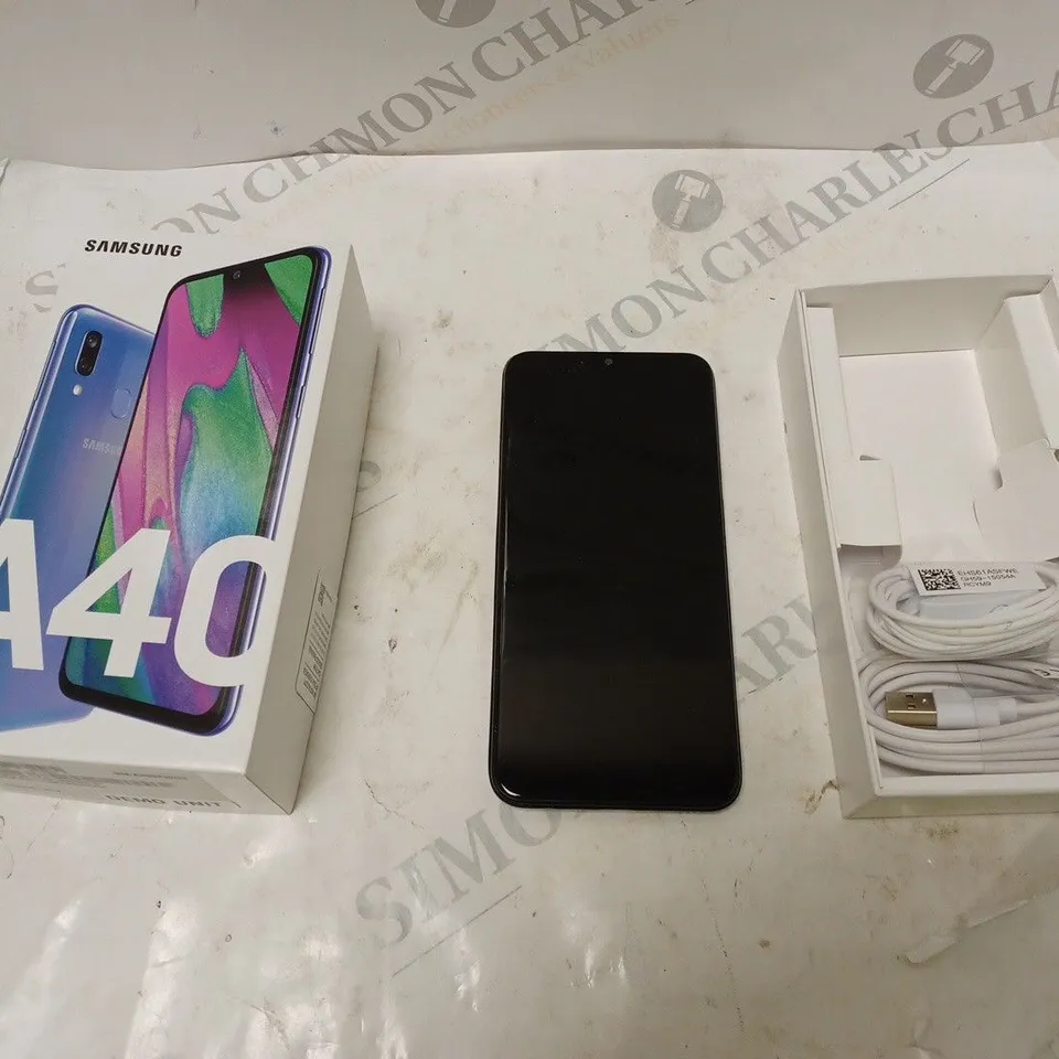 BOXED SAMSUNG GALAXY A40 SMARTPHONE 