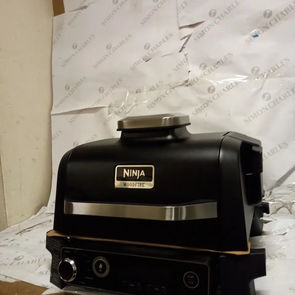 NINJA WOODFIRE ELECTRIC BBQ GRILL & SMOKER WITH AIR FRY FUNCTION OG701UKQ