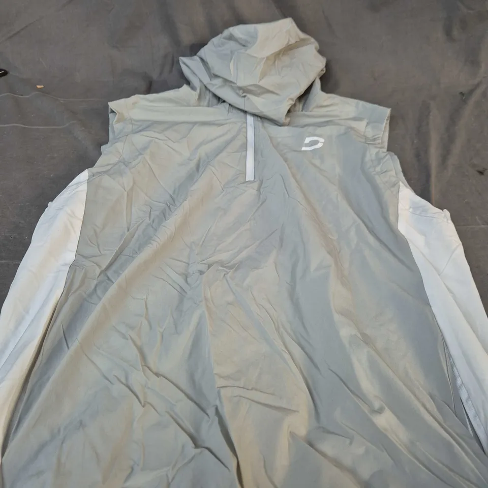DRUIDS GREY HOODED WINDBREAKER GILET– SIZE XL
