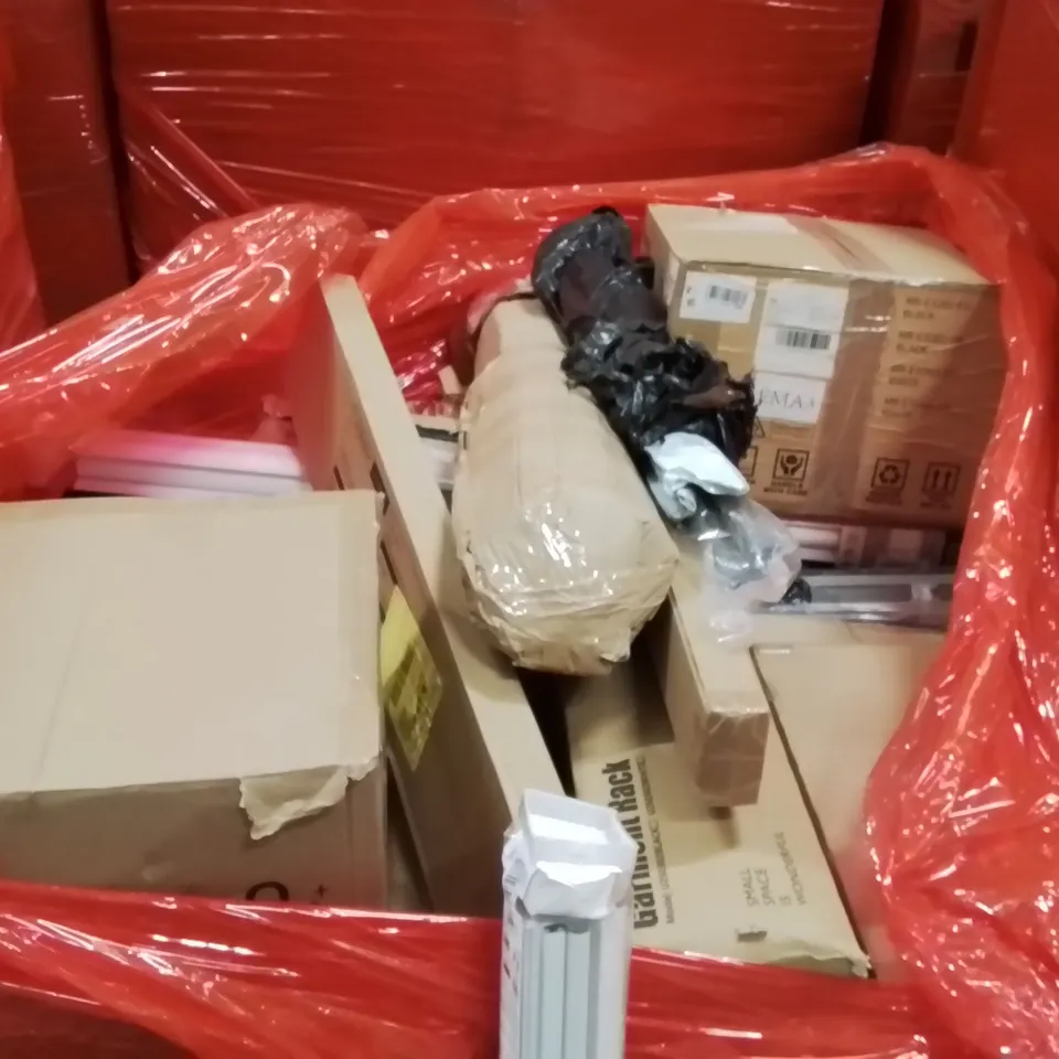 PALLET OF ASSORTED HOUSEHOLD GOODS AND PRODUCTS TO INCLUDE;BABY SEAT,ROLLER BLINDS,DESK