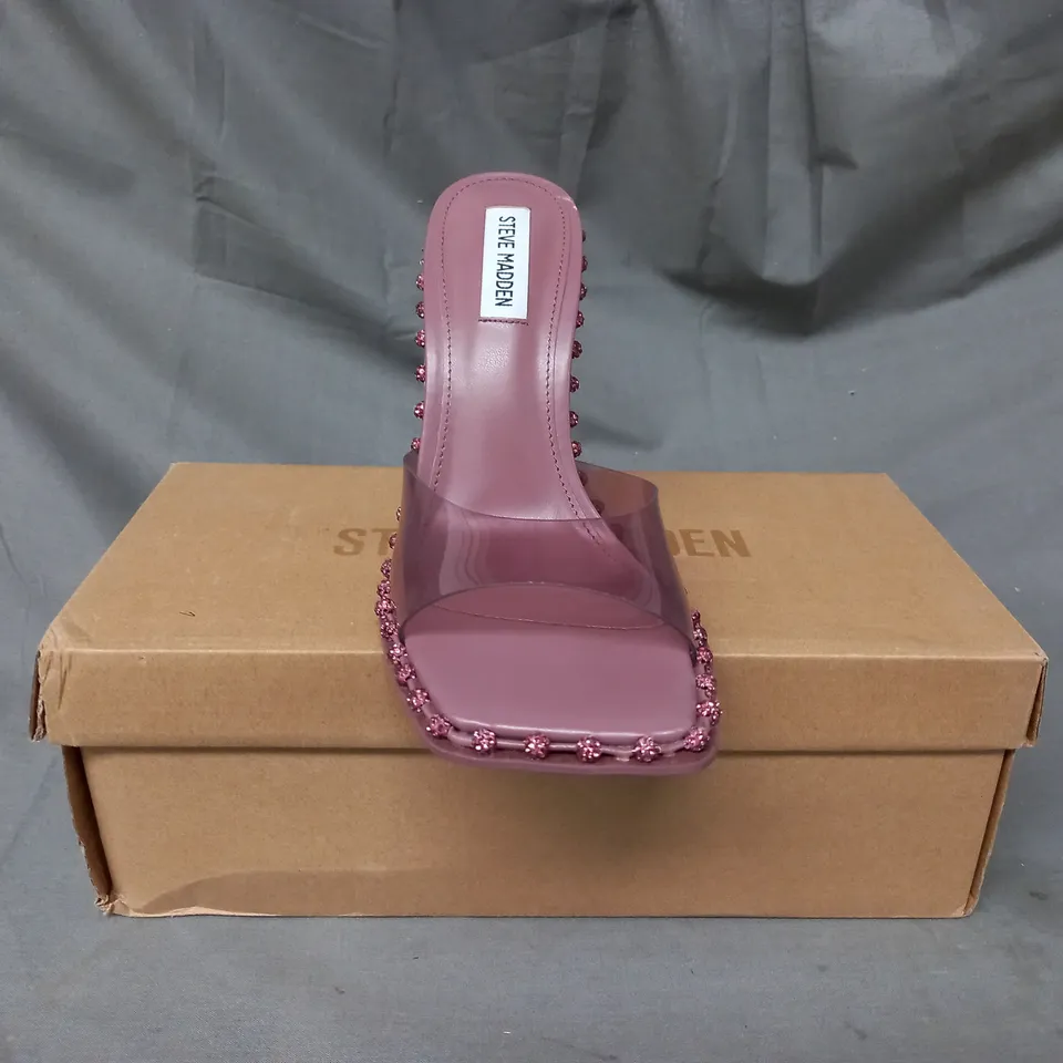 BOXED PAIR OF STEVE MADDEN ZENDAYA OPEN TOE HEELED SANDALS IN ROSE UK SIZE 7