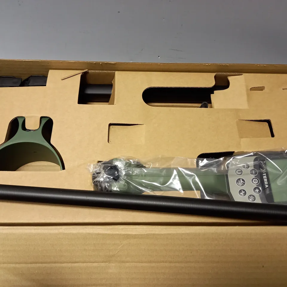 BOXED MINELAB X-TERRA PRO