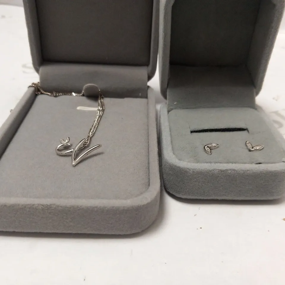 2 ASSORTED PIECES OF SAY IT WITH DIAMONDS JEWELLERY