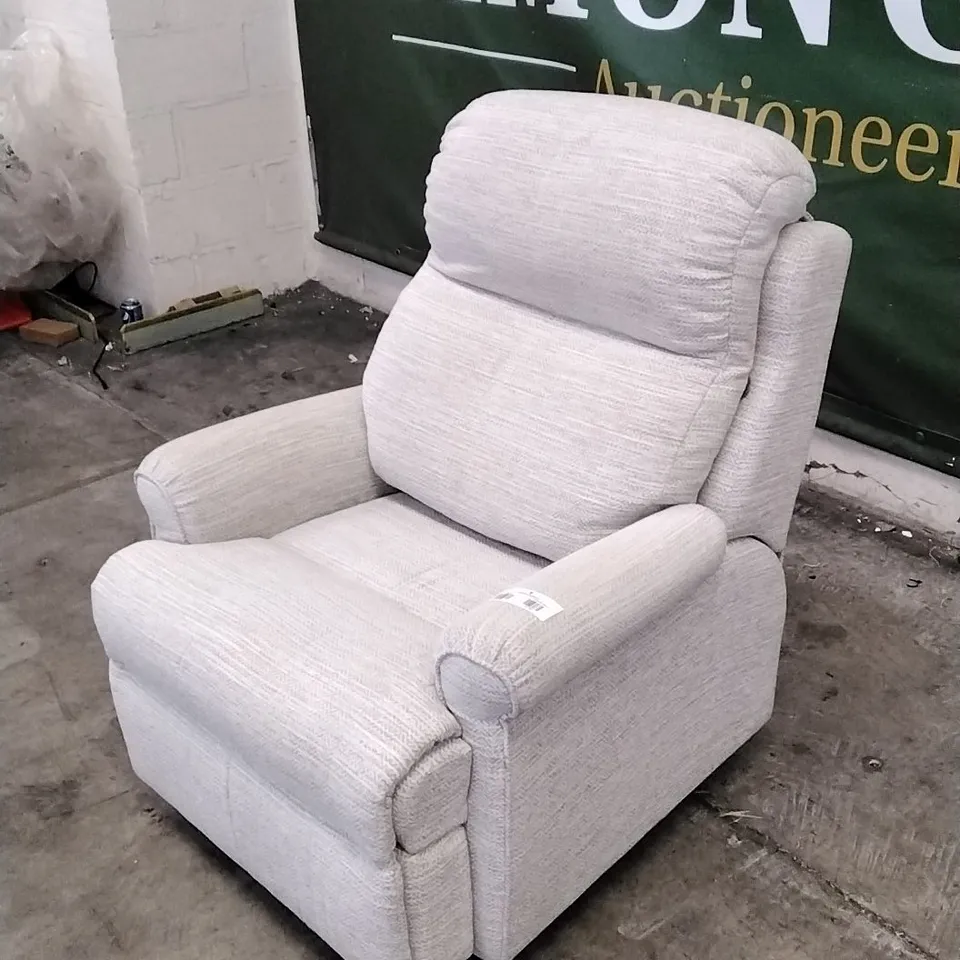 QUALITY BRITISH DESIGNED & MANUFACTURED G PLAN NEWBURY MANUAL RECLINER ARMCHAIR CHEVRON DOVE FABRIC