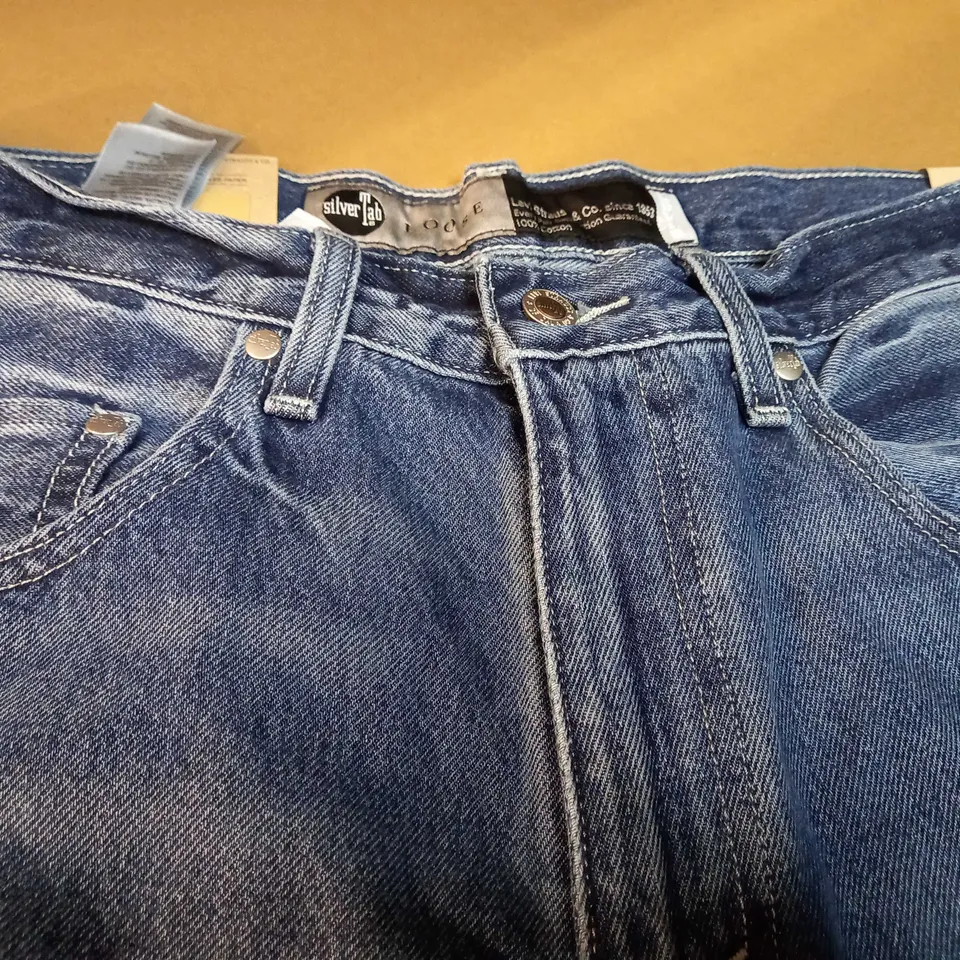 LEVIS SILVER TAB BLUE LOOSE FIT JEANS - SIZE W32/L32