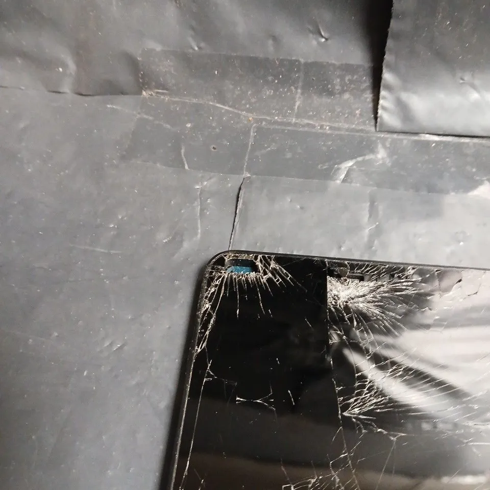 SAMSUNG GALAXY TAB A9 SM-X115 – BLACK, CRACKED SCREEN