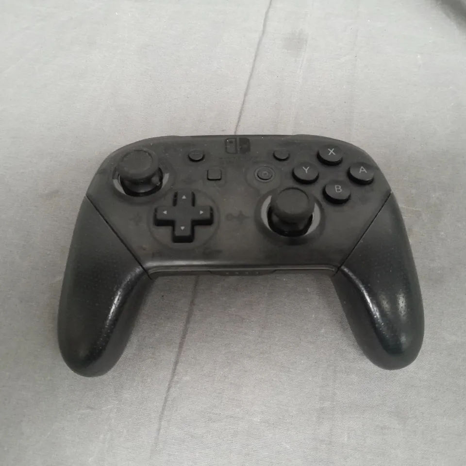 NINTENDO SWITCH HANDHELD GAME CONTROLLER