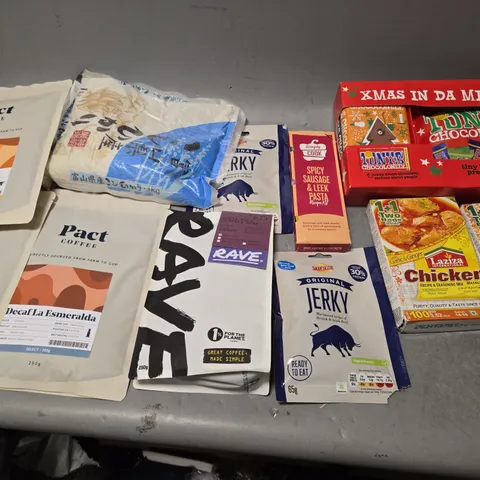 BOX OF ASSORTED FOOD PRODUCTS - INCLUDING PACT COFFEE, TONEY CHOCOLONELY, AND RAVE BEANS ETC. 