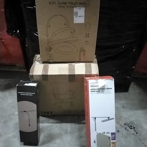 PALLET OF HOUSEHOLD ITEMS TO INCLUDE TOILET SEAT, CHAIR, HORIZONTAL POLE DESK LAMP, INTELLIGENT EYE CARING DESK LAMP AND OTHER ASSORTED ITEMS...