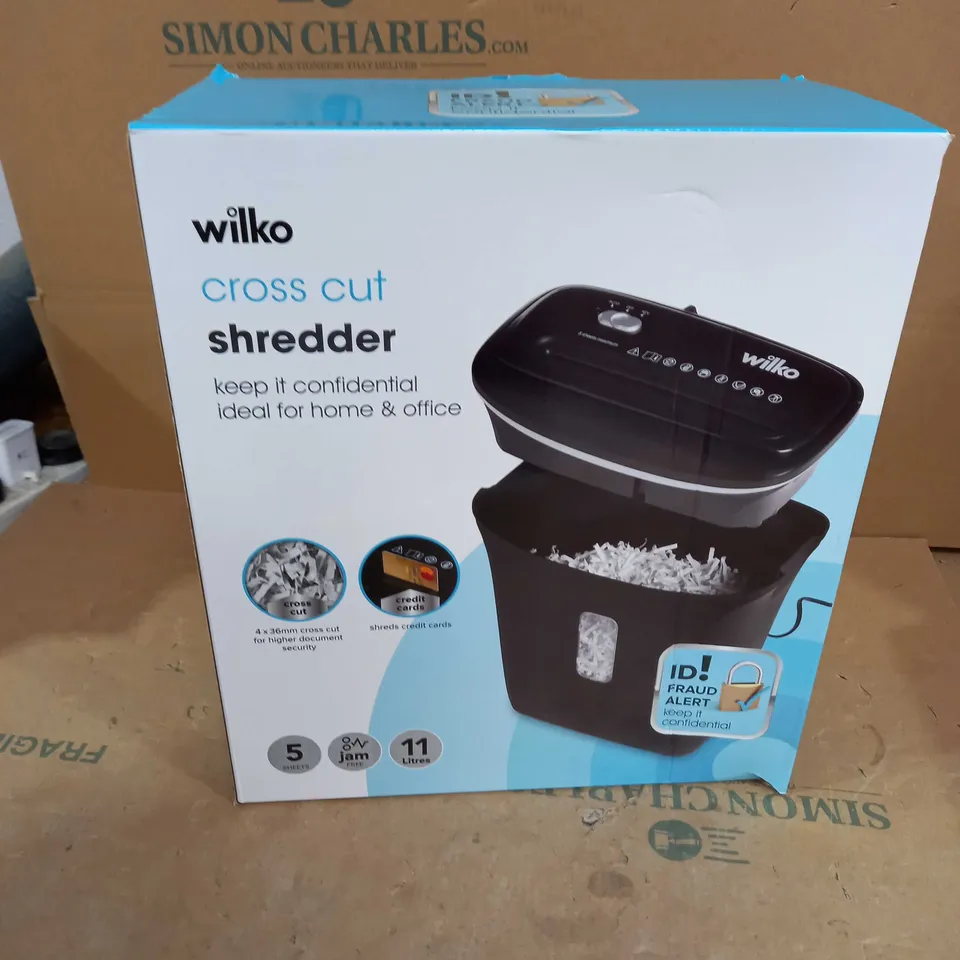 WILKO CROSS CUT SHREDDER BLACK 