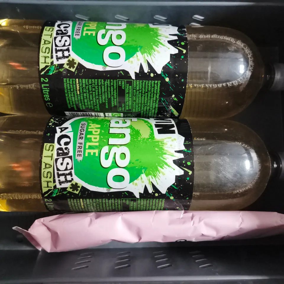 BOX OF APPROXIMATELY 8 ASSORTED FOOD AND DRINK ITEMS TO INCLUDE SLIMFAST, CHERRYAID, ETC