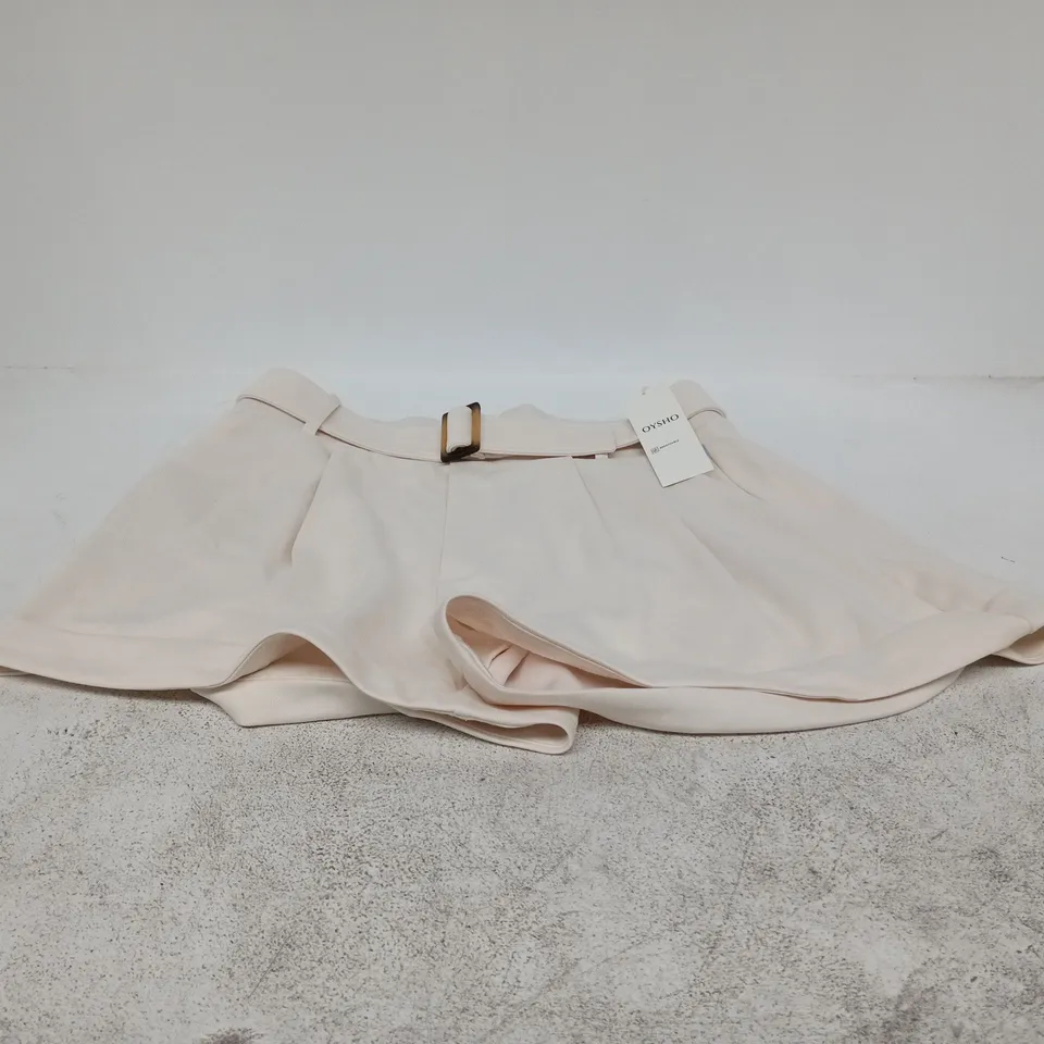 OYSHO BELTED CREAM SHORTS TAGGED XL