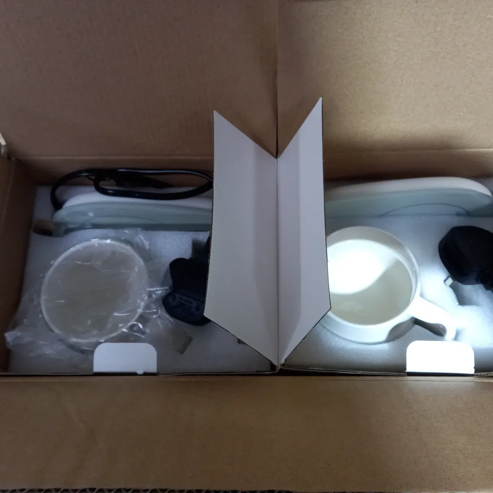 SET OF 2 PLUG IN DRINK WARMER SET COLOUR: WHITE