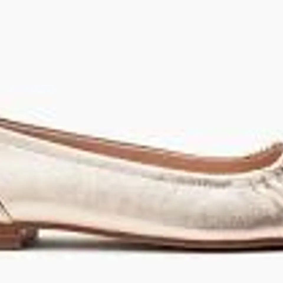 BOXED PAIR OF MODA IN PELLE FREESIA OFF WHITE LEATHER SHOES - SIZE 39