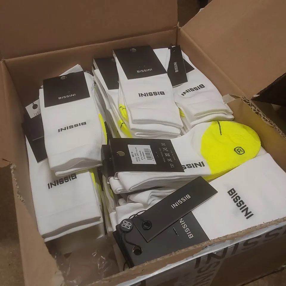 BOX TO CONTAIN APPROX 49 BRAND NEW PAIRS OF BISSINI CYCLING SOCKS - WHITE/YELLOW // SIZE: XS // 1 PAIR PER PACK