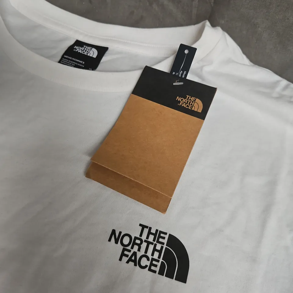 THE NORTH FACE SIMPLE DOME TEE – WHITE – XL