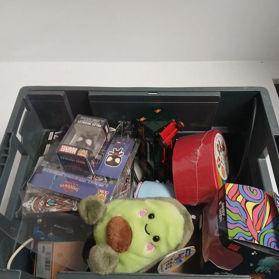 TOTE OF APPROXIMATELY 10 ASSORTED CHILDRENS TOYS INCLUDING NEE DOH JELLY SQUISH, ACME THUNDERER OFFICIAL REFEREE WHISTLE AND GRIMMS RAINBOW 
