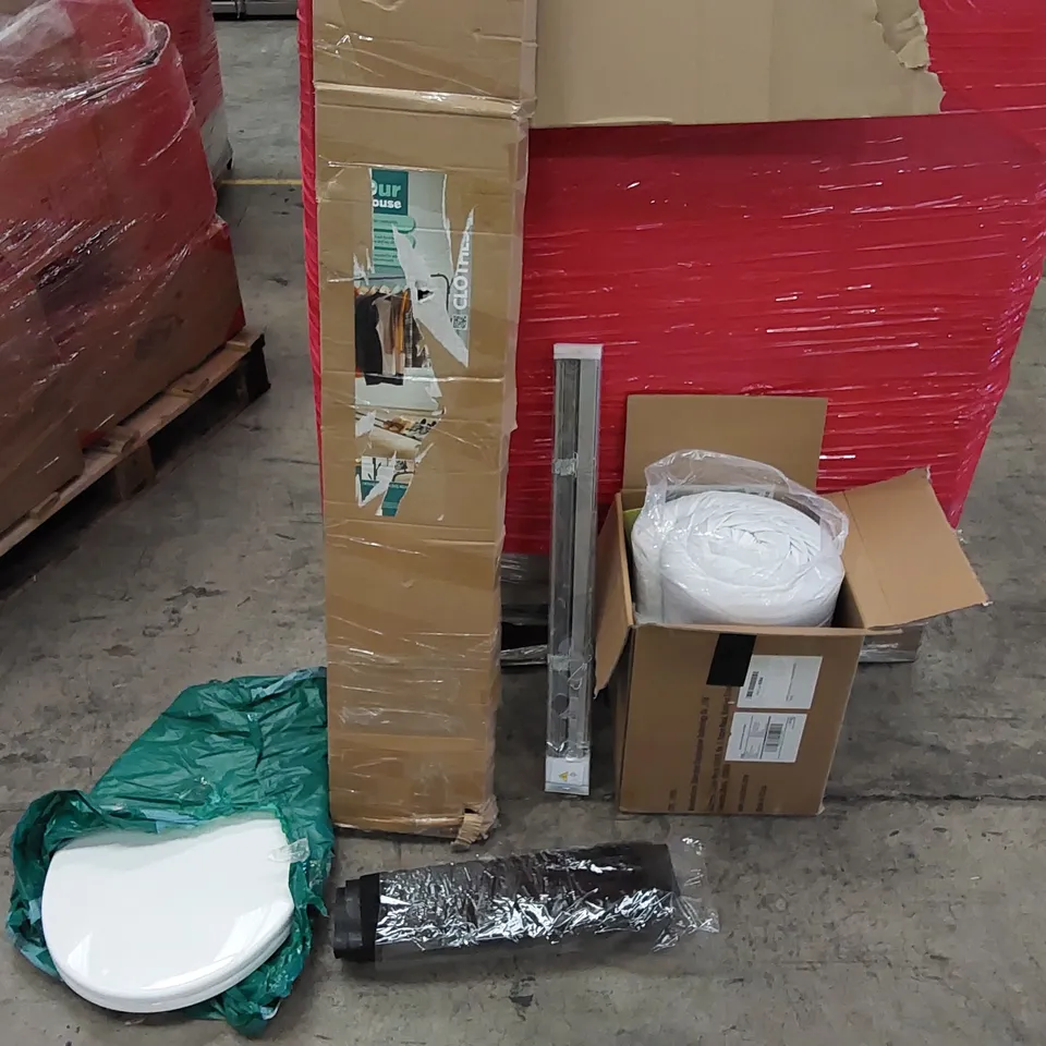 PALLET OF ASSORTED ITEMS INCLUDING: MATTRESS, WINDOW BLINDS, CLOTHES RACK, DOOR MAT, TOILET SEAT