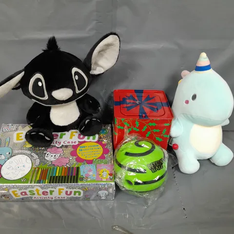 LARGE BOX OF APPROXIMATELY 15 ASSORTED TOYS AND GAMES TO INCLUDE TEDDIES, ACTIVITY CASE