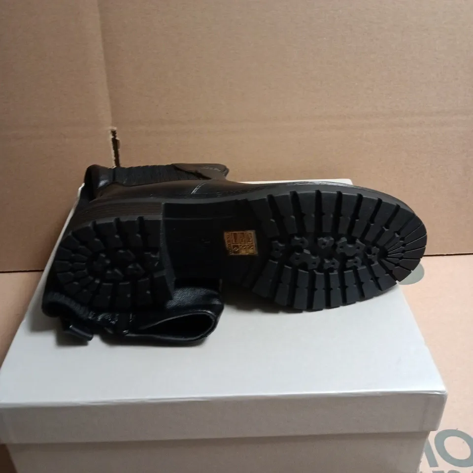 BOXED PAIR OF SIXTH SENSE PARIS BLACK LEATHER CHELSEA-STYLE ANKLE BOOTS - UK 5