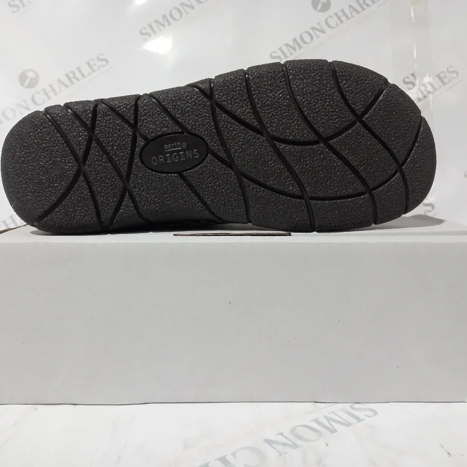 BOXED PAIR OF EARTH ORIGINS EMMALYN BOOTIES IN GREY UK SIZE 6