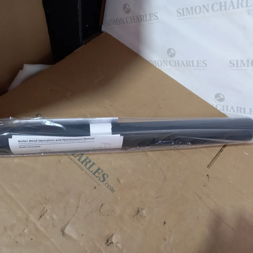 BOXED DESIGNER BLACK GABRIC ROLLER BLIND APPROX 25*72"