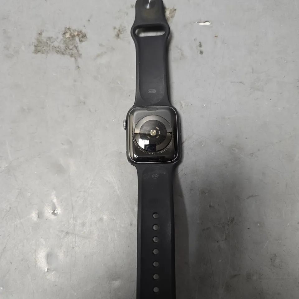 APPLE WATCH SERIES 4 