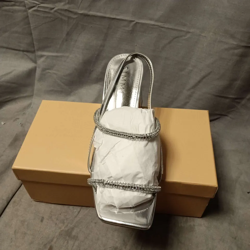 SIMMI LONDON SILVER STRAPPY BLOCK HEELED SANDALS – WOMEN'S UK SIZE 6