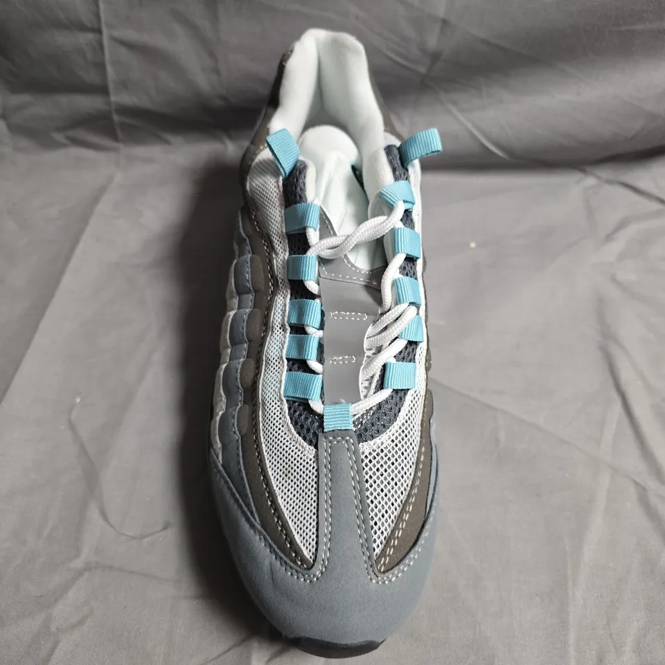 UNBOXED PAIR OF AIR MAX 95'S - UK SIZE 9