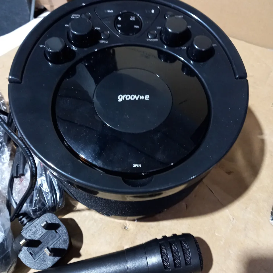 GROOV E PORTABLE KARAOKE MACHINE WITH CD PLAYER AND BLUETOOTH