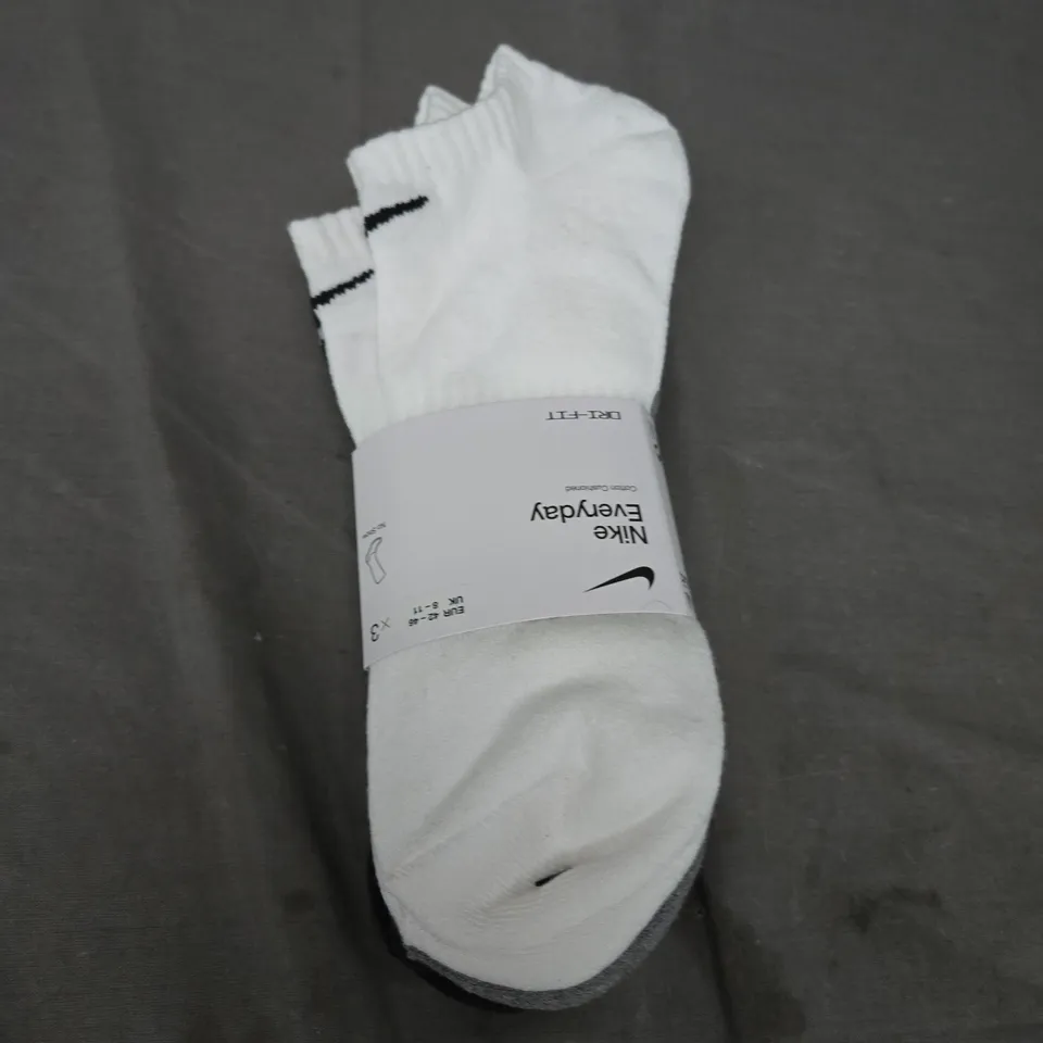 NIKE EVERYDAY DRI-FIT ANKLE SOCKS - X3 - UK 8-11