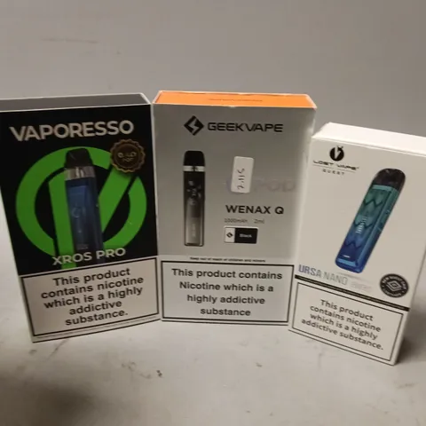 APPROXIMATELY 20 VAPES & E-CIGARETTES TO INCLUDE VAPORESSO XROS PRO, GEEKVAPE WENAX Q, LOST VAPE URSA NANO, ETC