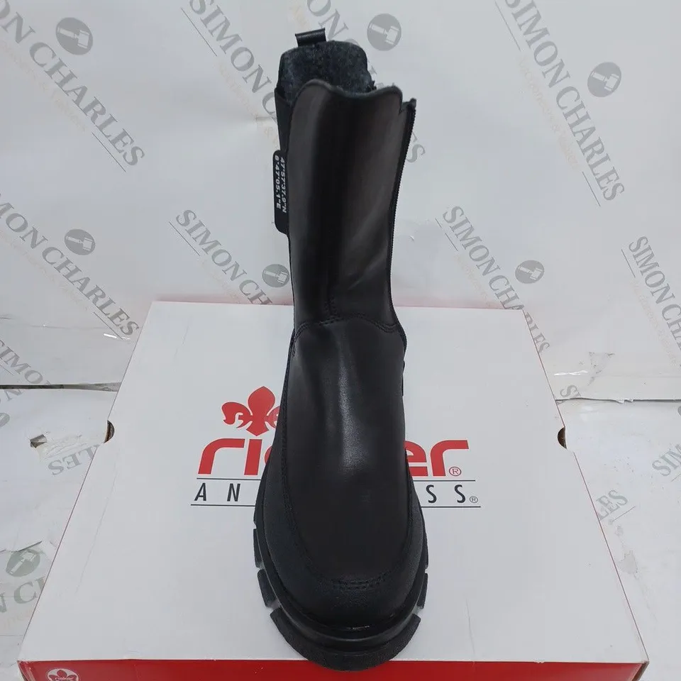 RIEKER CHELSEA BOOT IN BLACK SIZE 41 - BOXED  