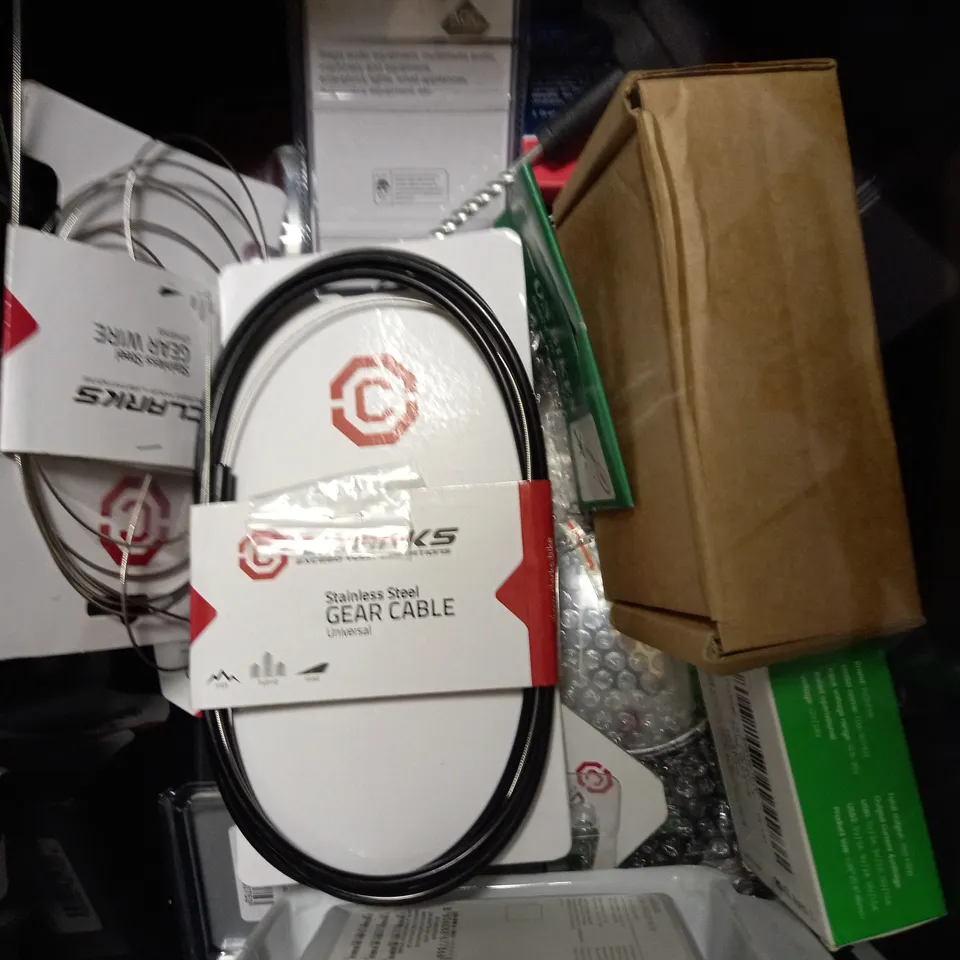 LOT OF APPROX 15 ASSORTED TOOLS & EQUIPMENT TO INCLUDE AUTO SEALER, DENSITY ERGO GRIPS, GEAR CABLE, ETC 