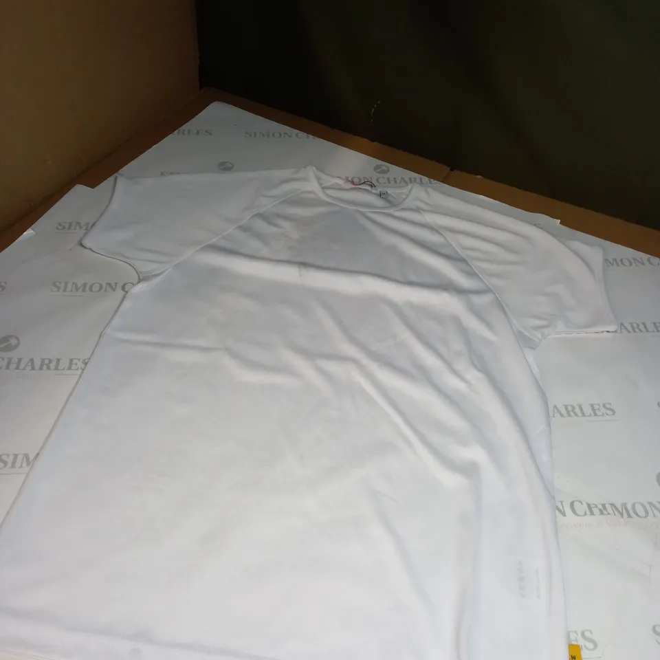 MEDIUM WHITE TRAINING TOP