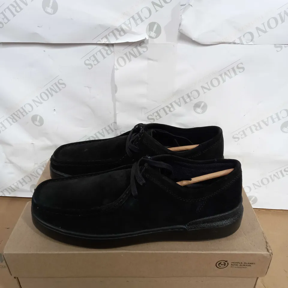 BOXED PAIR OF CLARKS BLACK SUEDE LOAFERS SIZE 8