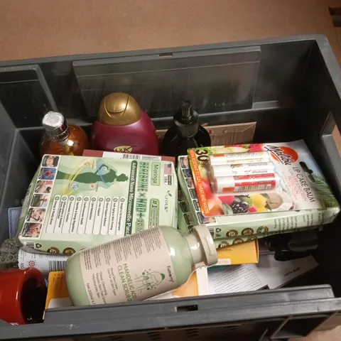 BOX OF APPROXIMATELY 10 ASSORTED BEAUTY PRODUCTS INCLUDING FUMORRY SCRUB GEL, MALIBU LIP BALM CARE AND NANO NEEDLE PATCH