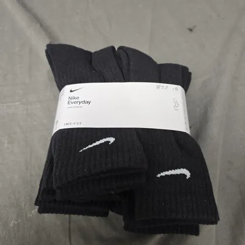 NIKE EVERYDAY BLACK SOCKS SIZE 8-11