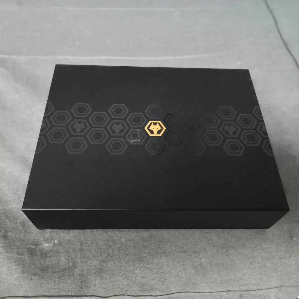 WOLVERHAMPTON WANDERERS FOOTBALL CLUB WALLET & PEN GIFT SET