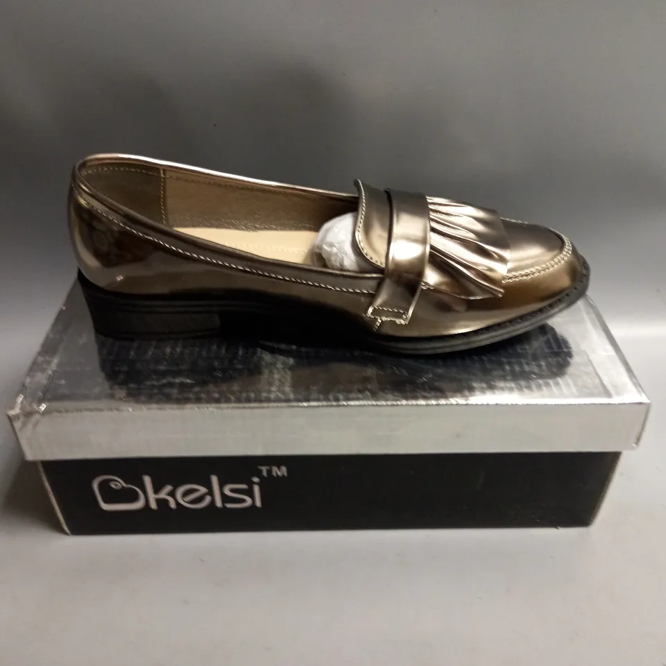 BOXED KELSI LADIES FLAT GUN BROGUES. SIZE 3