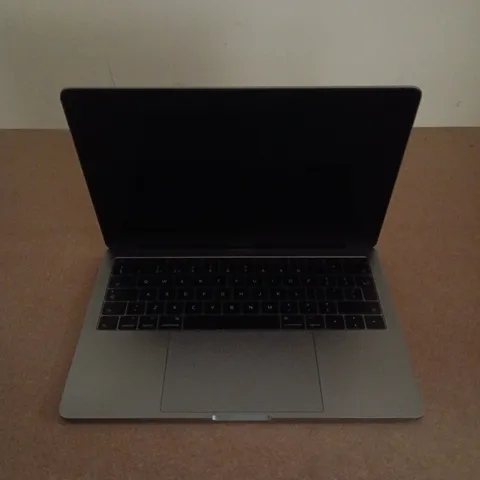 APPLE MACBOOK PRO