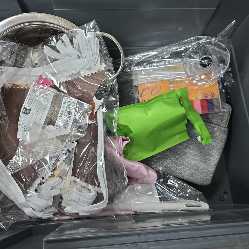 LOT OF ASSORTED HOUSEHOLD ITEMS TO INCLUDE NINTENSO SWITCH CASE, COUTTS WALLET AND CALCULATOR