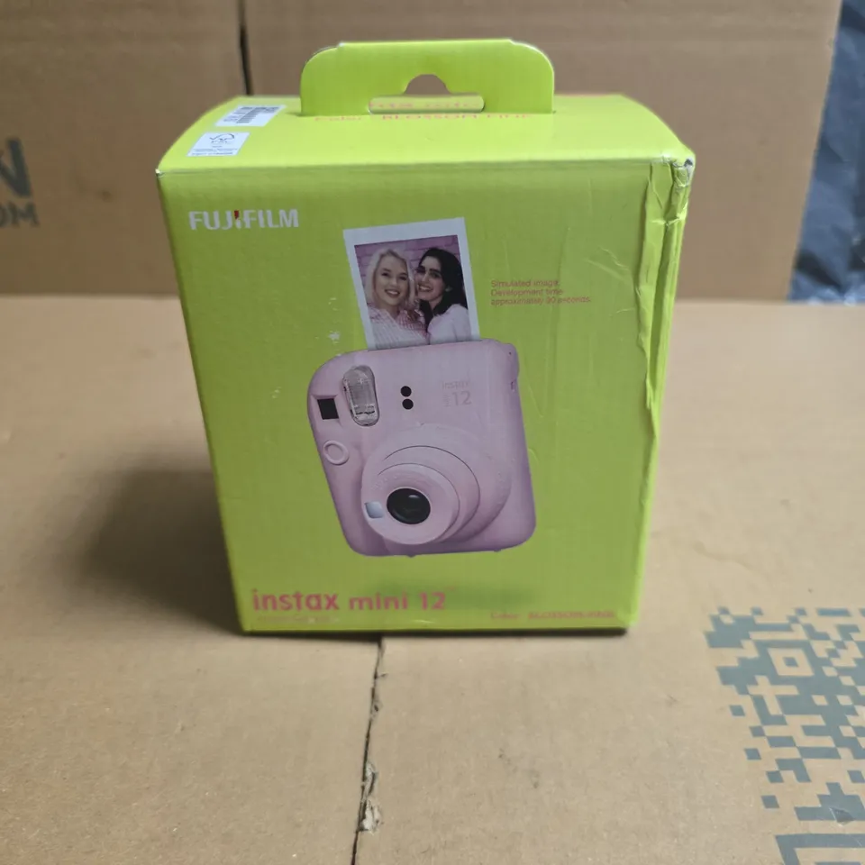 FUJIFILM INSTAX MINI 12 INSTANT CAMERA – PINK (BOXED)