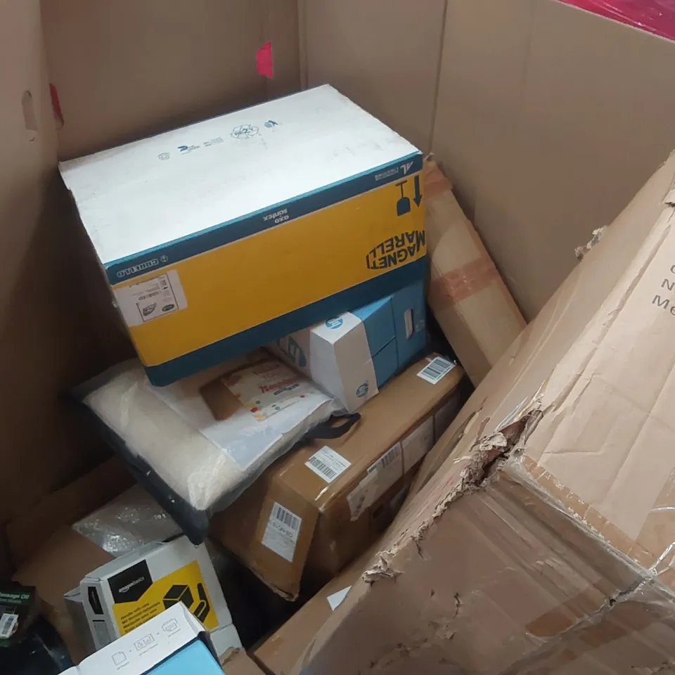 PALLET OF ASSORTED ITEMS TO INCLUDE: JOIE BABY CHAIR, OFFICE CHAIR, MINKY 3 TIER AIRERS, PUZZLE MATS ECT