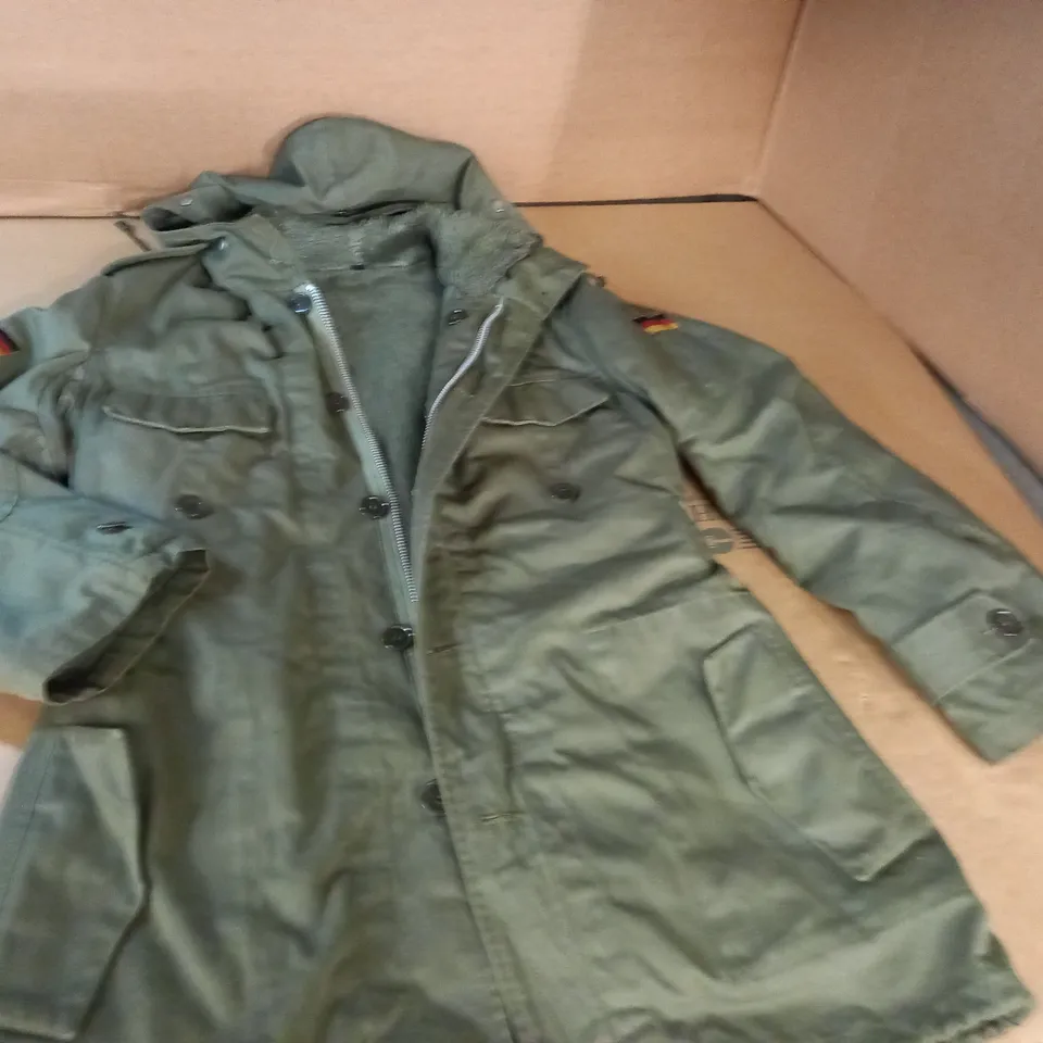 C&A GREEN PARKA COAT - 48
